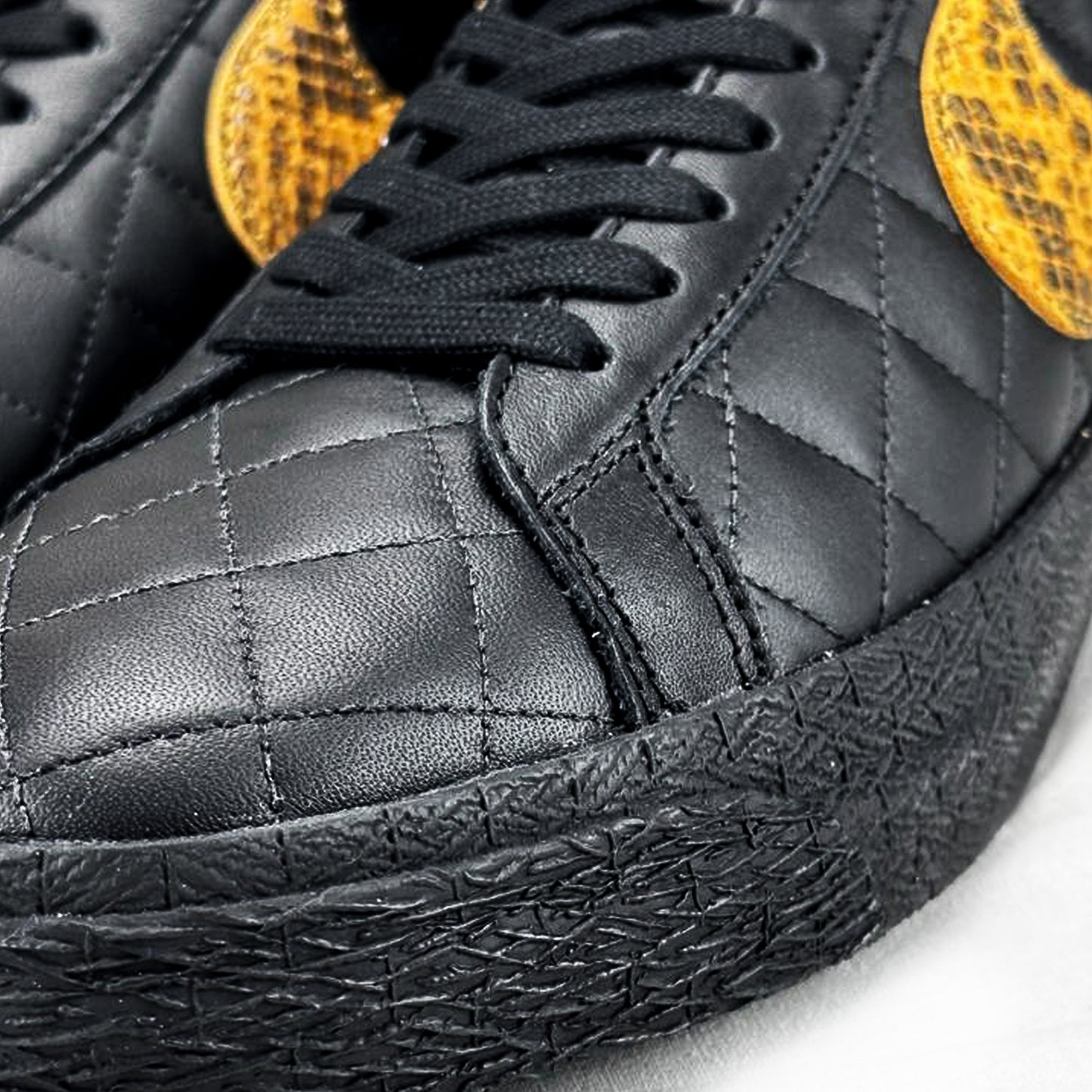 Supreme X Nike SB Zoom Blazer Mid QS